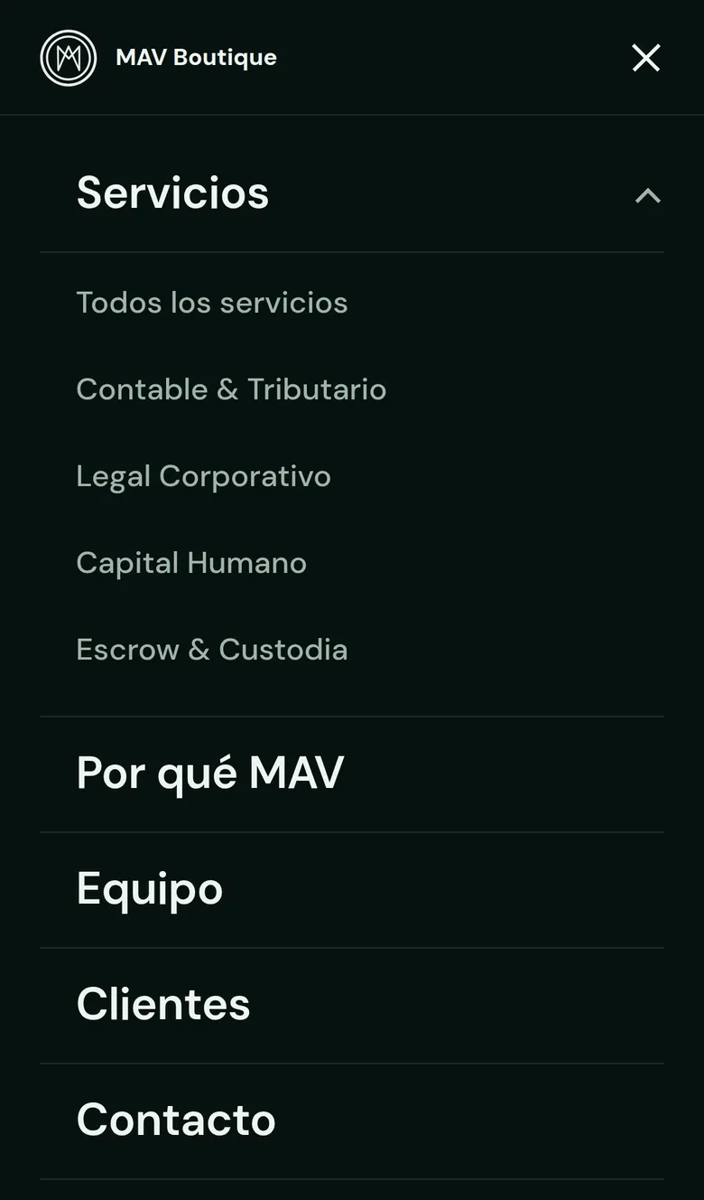 Menú del teléfono abierto con la lista de Servicios desplegada, seguida de Por qué MAV, Equipo, Clientes y Contacto.